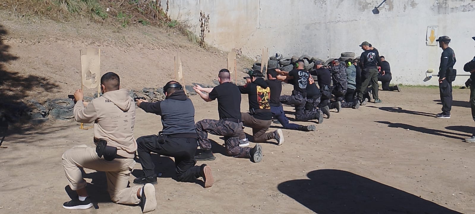 JORNADA DE TIRO DEFENSIVO Y PROTECCION